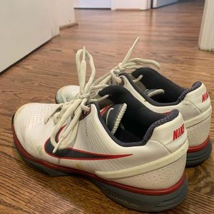 Men’s nike tennis shoes